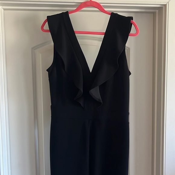 Bar III women’s ruffled v-neck jumpsuit - pre-owned (size 10) - Picture 5 of 5